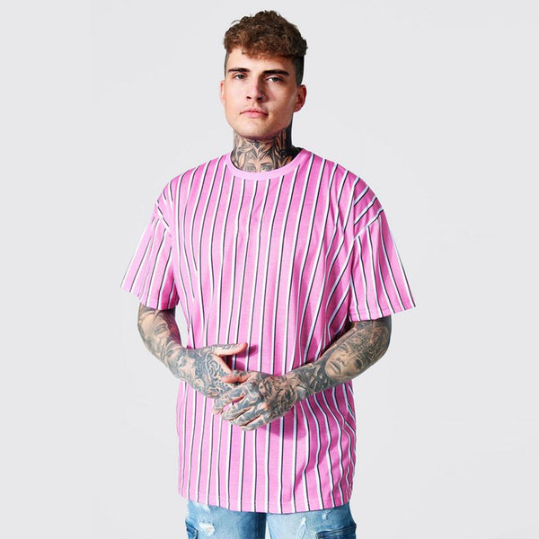 Camiseta Estampada 3D con Rayas Minimalistas