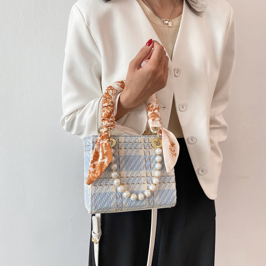 Bolso Diagonal Elegante con Perla y Diseño Asimétrico - Image 6