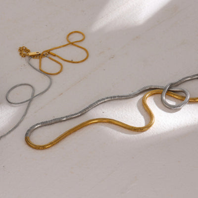 Cadena Clavícula Titanio Acero Chapado en Oro Real 18k - Image 4