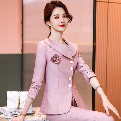 Uniforme Ejecutivo Blanco para Recepcionista de Hotel