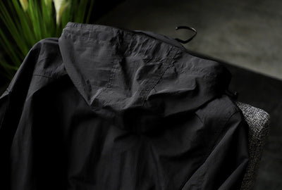 Chaqueta Impermeable y Cortavientos para Hombre con Múltiples Bolsillos - Image 13