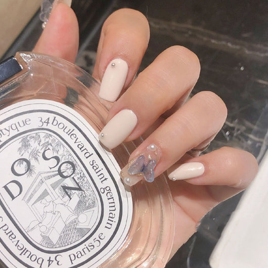 Uñas Postizas con Perlas de Mariposa Desmontables