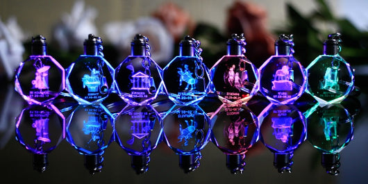 Llavero de Cristal Brillante con Colgante LED - Image 18