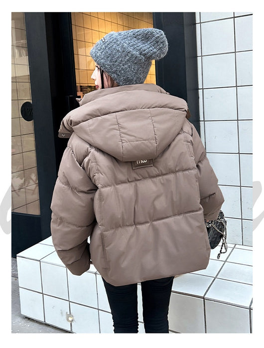 Chaqueta Corta Acolchada con Capucha para Mujer - Image 19