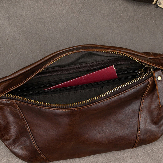 Bolsa Mensajero de Cuero para Hombre - Diseño Minimalista y Funcional - Image 3