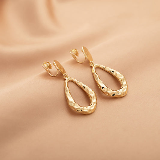 Aretes Colgante Gota de Agua Hueca Dorados Estilo Fashionable