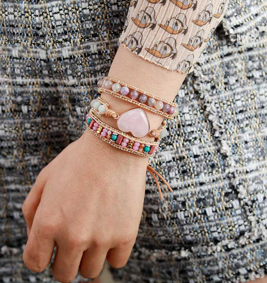 Pulsera de Cuero con Corazón de Cristal y Triple Vuelta
