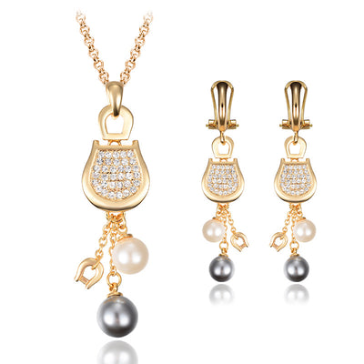 Conjunto de Collar y Aretes de Perla Chapado en Oro 18K - Image 10