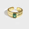 Anillo de Plata Esterlina con Circones Incrustados y Textura Brillante