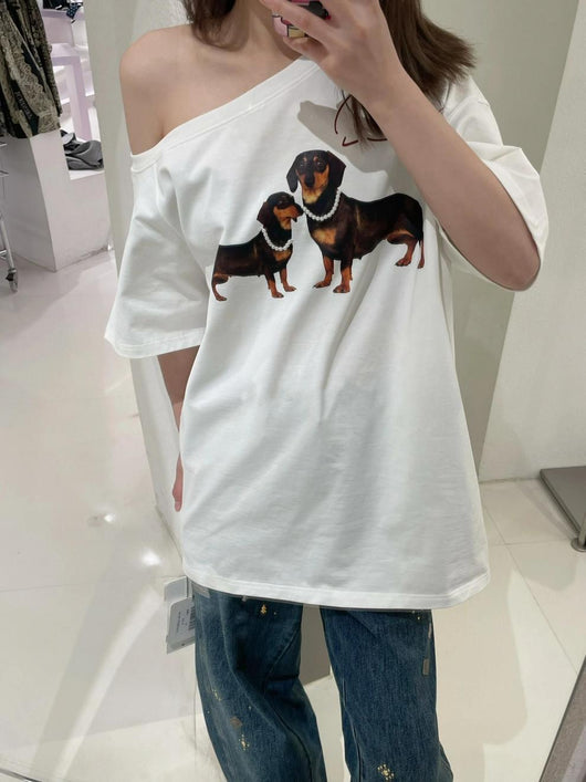 Camiseta Manga Corta Hombro Descubierto con Estampado Asimétrico Suelta y Versátil - Image 9