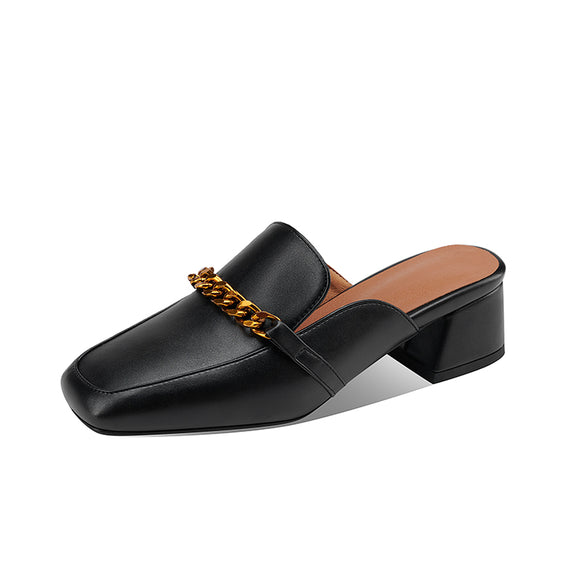 Sandalias Elegantes con Tacón Cuadrado y Detalles Metálicos