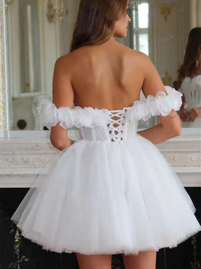 Vestido de Novia Mini con Encaje y Hombros Descubiertos - Image 9