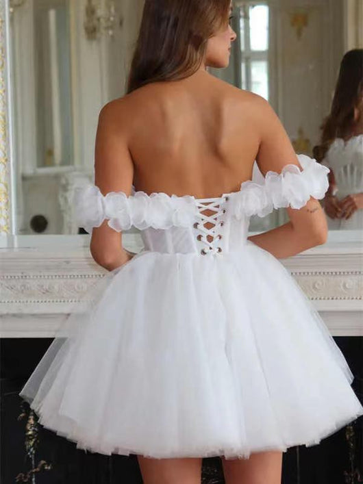 Vestido de Novia Mini con Encaje y Hombros Descubiertos - Image 9