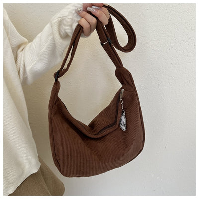Bolso de Hombro Acolchado Tipo Dumpling para Mujer - Image 17