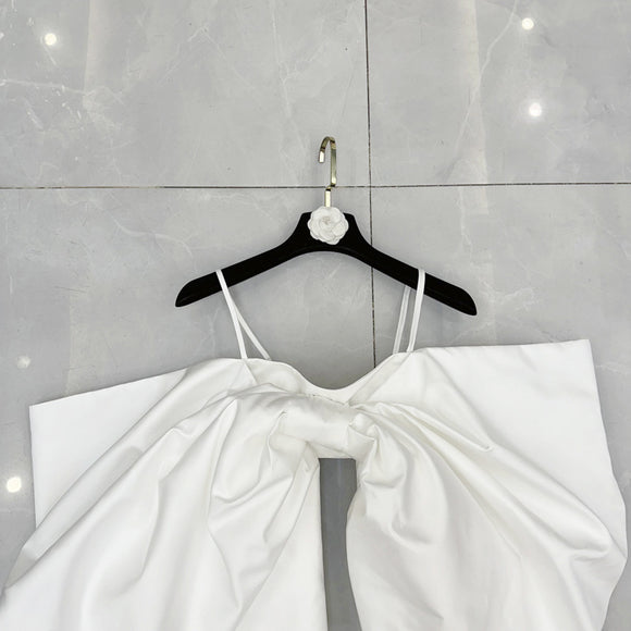 Blusa Elegante Off-Shoulder con Mangas Abullonadas y Moño Grande