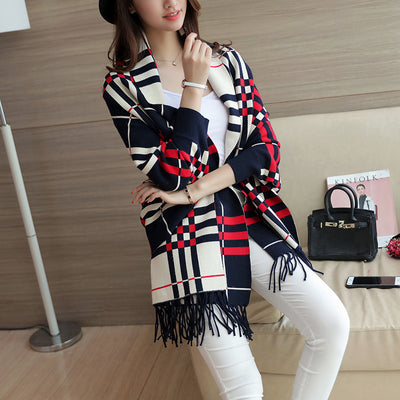Capa Poncho Escocés con Borlas - Abrigo Elegante para Mujer - Image 4
