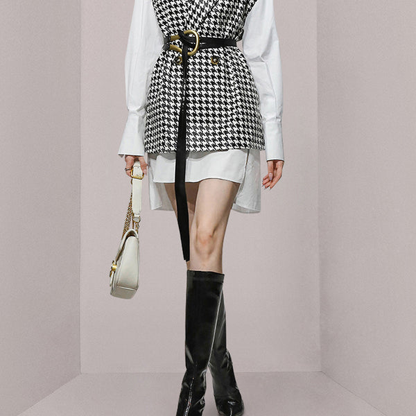 Conjunto de Dos Piezas: Blusa Blanca y Chaleco Pata de Gallo