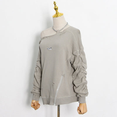 Suéter Gris Corto con Cuello Halter y Hombros Inclinados - Image 9