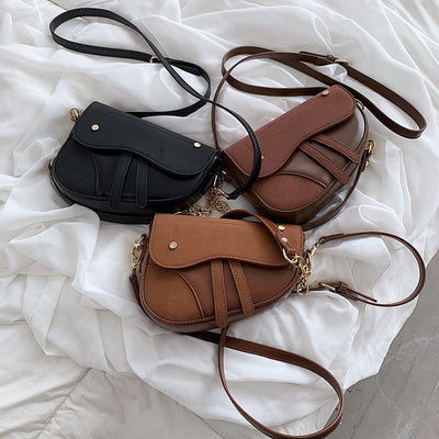 Bolso Bandolera Saddle con Cadena de Remaches Personalizables