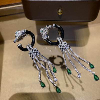 Aretes Leopardo Negro con Diamante Verde y Borla - Image 16