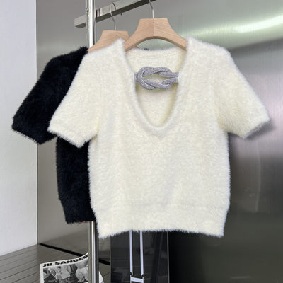 Playera Corta de Felpa con Detalle de Nudo Cristal - Image 8