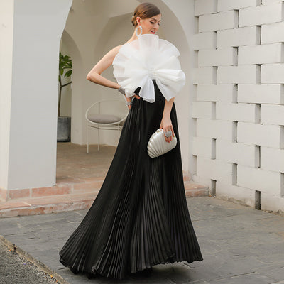 Vestido Elegante Negro y Blanco con Flores Artesanales y Dobladillo Plisado - Image 11