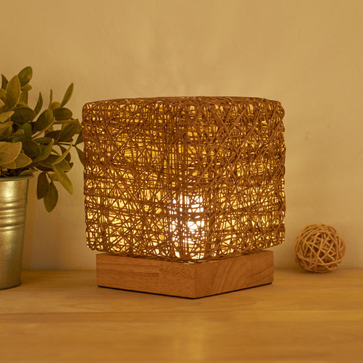 Lámpara de Mesa LED de Ratán Tejida a Mano con Carga USB - Image 8