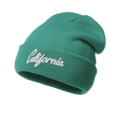 Gorro Tejido con Letras 3D Bordadas - Image 8