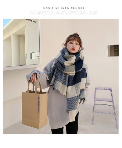 Bufanda Cuadriculada Blanca y Azul Estilo Japonés para Mujer - Image 12
