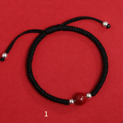 Pulsera Tejida a Mano Roja para Amantes de Vacas - Regalo Artesanal - Image 4