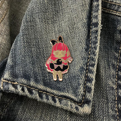 Broche de Metal Adorable con Diseño de Niña Caricatura