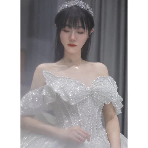 Vestido de Novia Retro con Hombro Descubierto y Cola Larga de Lujo