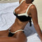 Bikini de Cintura Baja con Detalles de Costura y Abertura Lateral