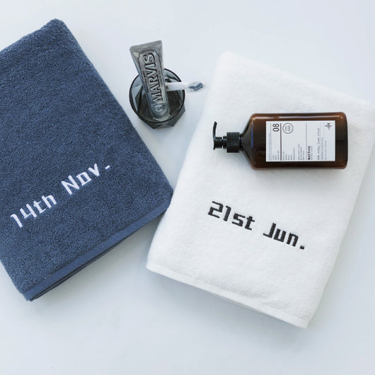 Toalla de Baño Personalizada con Fecha y Bordado de Cumpleaños - Image 5