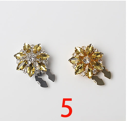 Broche Decorativo Ojo de Caballo con Cristales y Diamantes - Image 6
