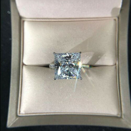 Anillo Cuadrado de Plata Esterlina con Zirconia Cúbica Clásico