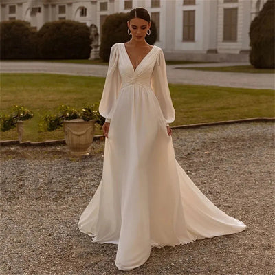 Vestido de Novia Gasa Satinada Escote Profundo Manga Larga - Image 6