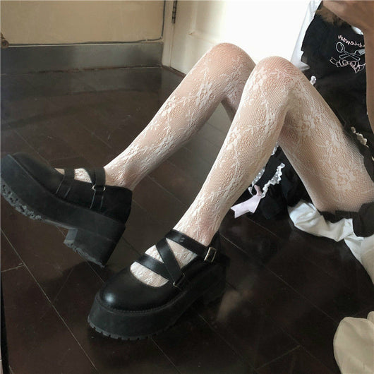 Medias de Encaje Hueco Estilo Lolita Retro con Flores y Viñas - Pantys Malla Blanca Japonesa - Image 5