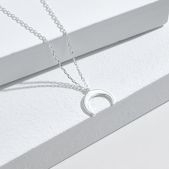 Collar Colgante Luna Minimalista en Plata de Ley