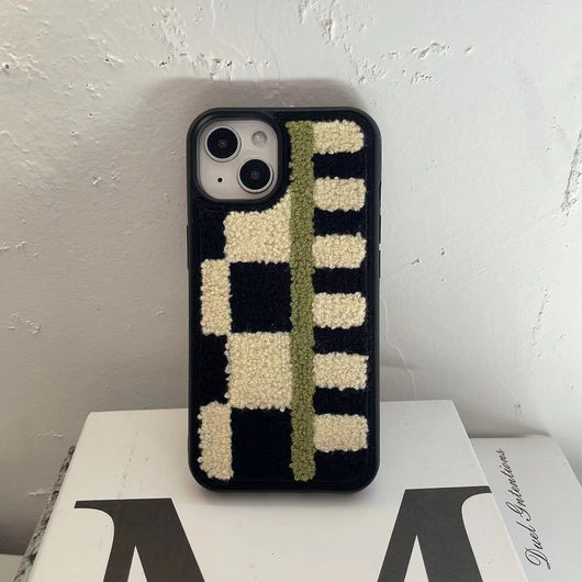 Funda iPhone Floral Invierno Coreana Bordada de Felpa Suave - Image 16
