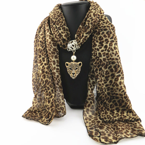 Collar Pañuelo de Chifón con Dije de Aleación Estampado - Image 2