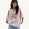 Playera Retro V-Escote con Letras Estampadas para Mujer