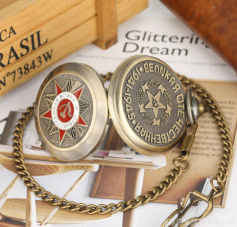 Reloj de Bolsillo Retro Vintage con Patrón Embosado de Estrella y Hoz Soviética - Image 4