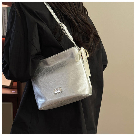 Bolso Bandolera Bucket con Diseño Exclusivo para Mujer - Image 13