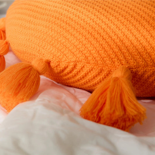 Cojín Nórdico con Borlas para Cama, Sofá y Mesita de Noche - Image 3