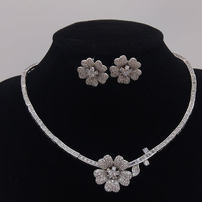 Conjunto de Collar y Aretes Camelia con Circonita - Image 22