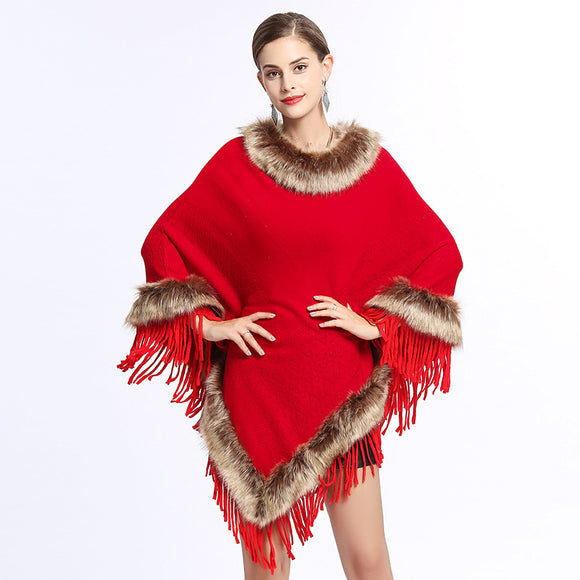 Poncho Tejido con Cuello de Piel Sintética de Zorro y Borlas