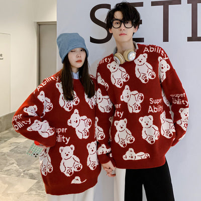 Suéter Unisex con Estampado de Osito Alfabeto - Image 4