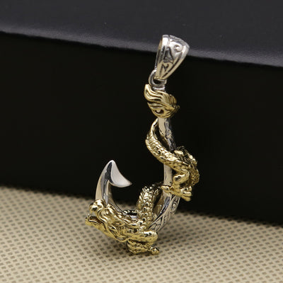 Colgante Dragón Dorado con Ancla Pirata - Joya Masculina de Acero - Image 6