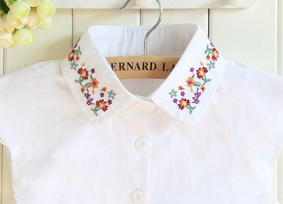 Suéter Elegante para Mujer con Cuello Falso y Detalle de Cinta Hueca - Image 11